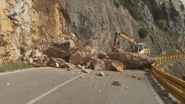 Cesta između Makarske i Vrgorca