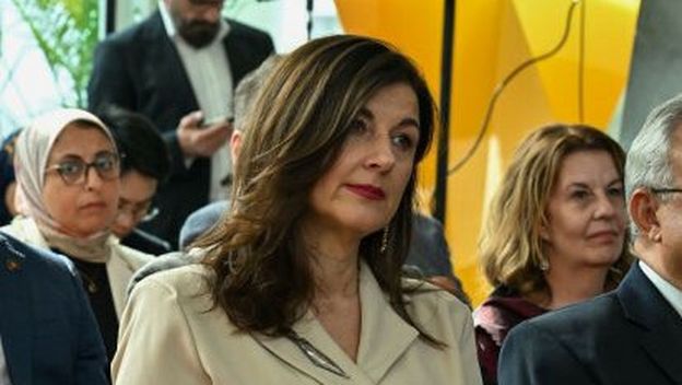 Sanja Musić Milanović u bež kompletu i cipelama od brušene kože - 4