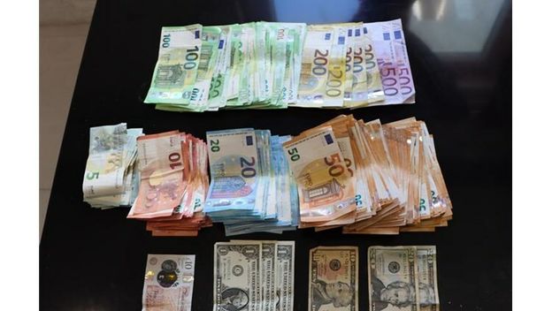 Pronađena veća količina droge i novac od prodaje droge