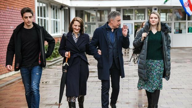 Miroslav Škoro sa suprugom Kim, sinom Matijom i kćeri Ivanom