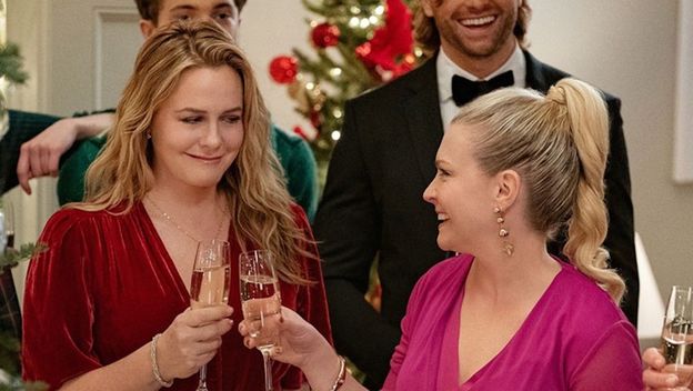 A Merry Little Ex-Mas - 4