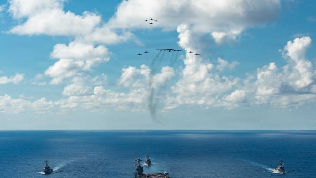 Gerald R. Ford i bombarder B-52 - 3