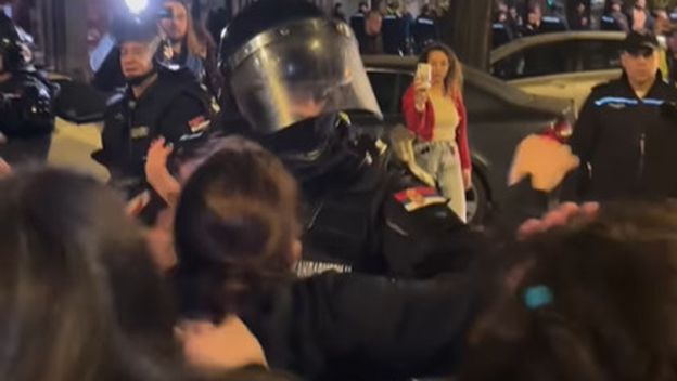 Policija napala prosvjednike u Novom Sadu