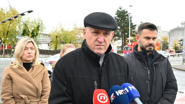 Ministar Branko Bačić ispred Vjesnika