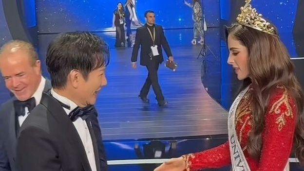 Fatima Bosch i direktor Miss Universe