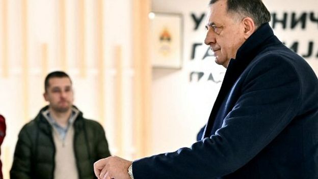 Milorad Dodik glasa na prijevremenim izborima u Republici Srpskoj