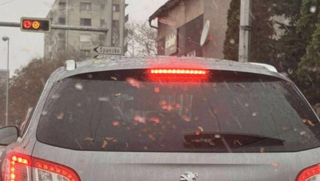 Vozilo iz Zagreba s bizarnom naljepnicom na registraciji