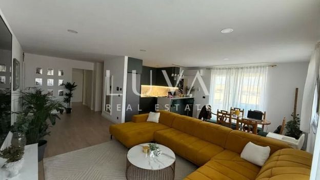 Moderan luksuz i udobnost svakodnevnog života u srcu Botinca - 9