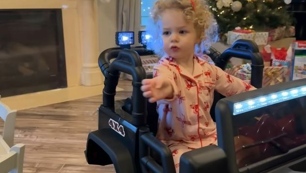 Djevojčica i autić