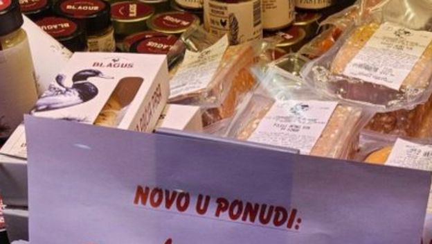 Neobičan naziv proizvoda u izlogu