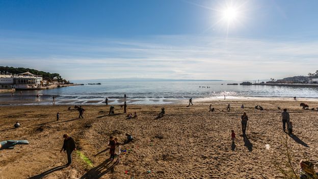 Sunce u prosincu na Bačvicama, ilustracija