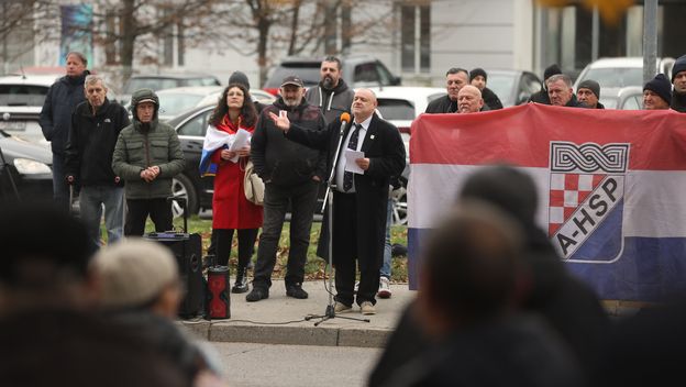 Prosvjed pred stanom Dalije Orešković - 7