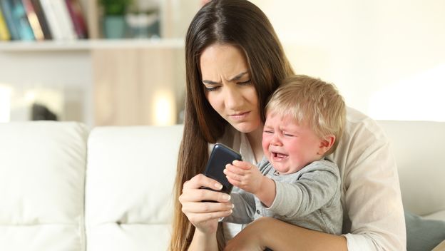 Dijete i smartphone (Foto: Getty Images)