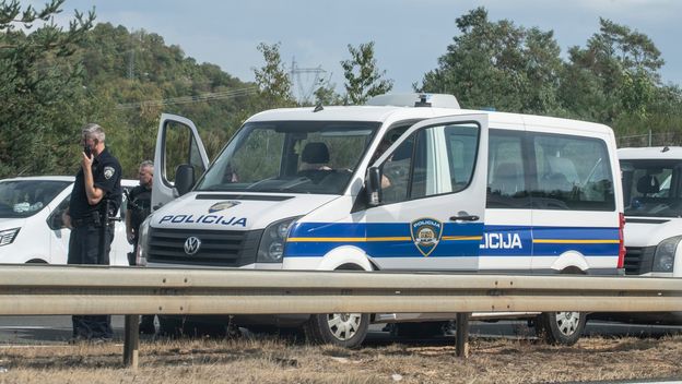 Policija