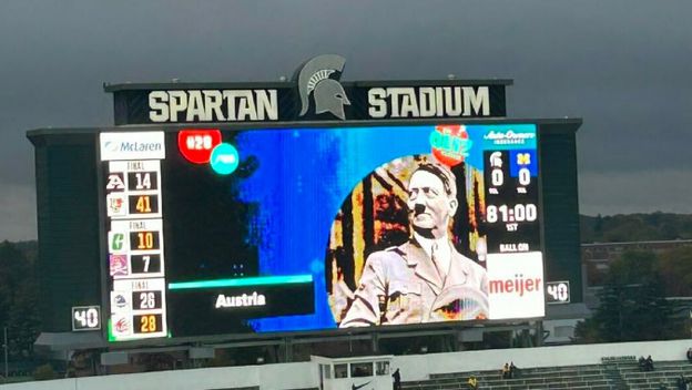Hitler na stadionu