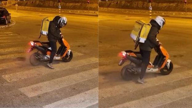 Dostavljač na semaforu