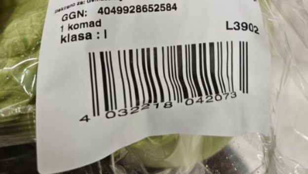 Salata s urnebesnim prijevodom na etiketi