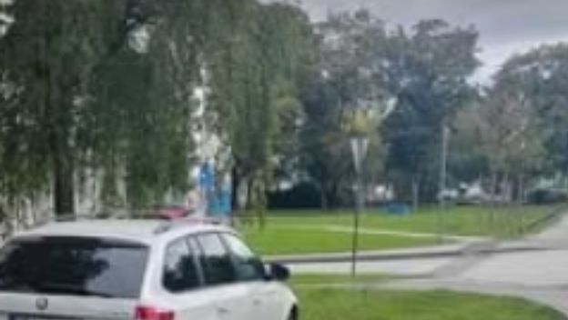 Nepropisno parkirano vozilo u Zagrebu