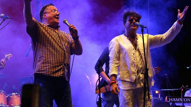 Crvena jabuka i Halid Bešlić - 1