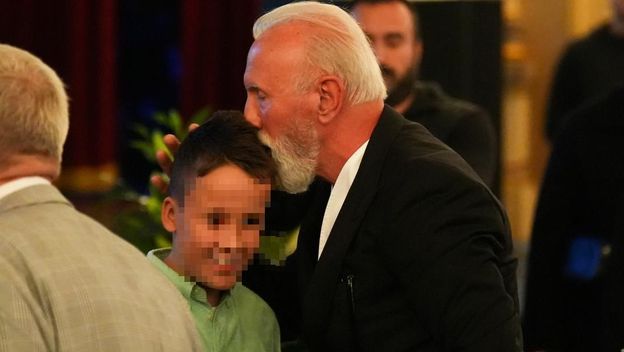 Unuk Halida Bešlića, Dino Merlin