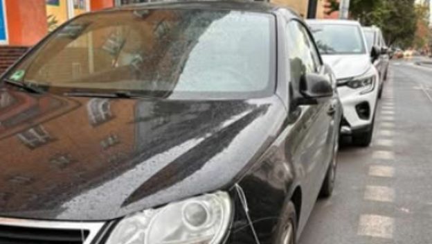 Vozilo s diy zaštitom pri parkiranju