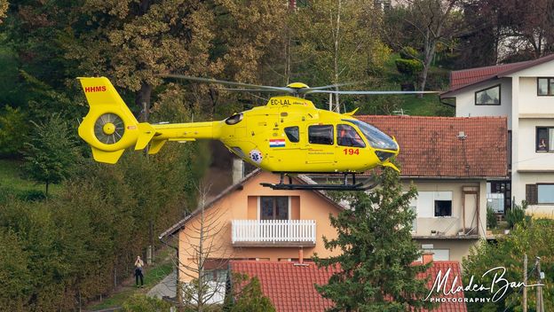Medicinski helikopter sletio kod srednje škole u Bedekovčini - 2
