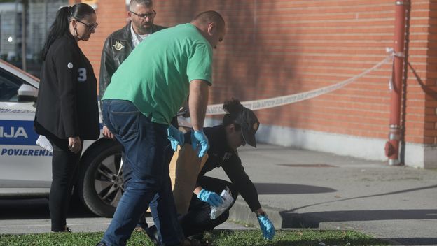 Policija ispred škole u Bedekovčini - 1