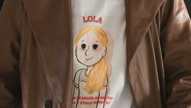 Majice s likom Lole Daviet nosili su njezin brat i majka