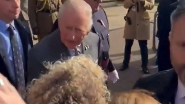 Kralj Charles i prosvjednik - 2