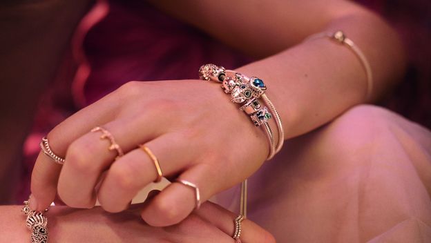 PANDORA nakit idealan je za nizanje i miksanje metala