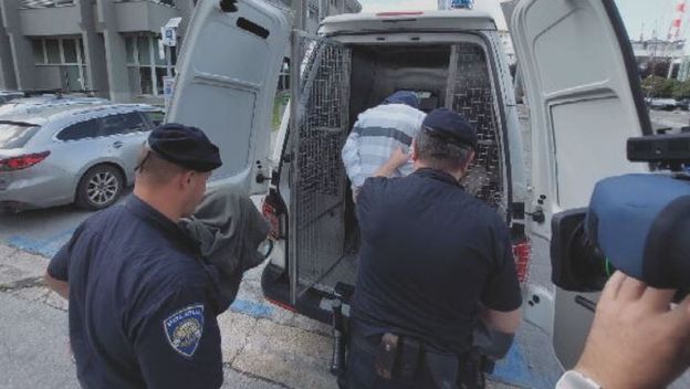 Uhićenje policajca - 2
