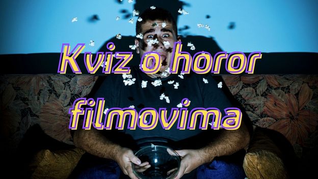 Prestrašeni muškarac gleda film i natpis kviz o horor filmovima