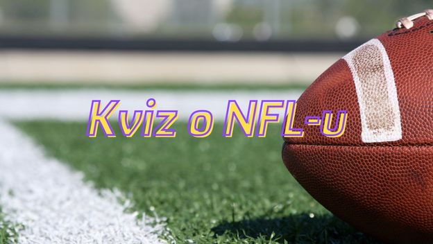 Lopta za američki nogomet na travnjaku i natpis Kviz o NFL-u