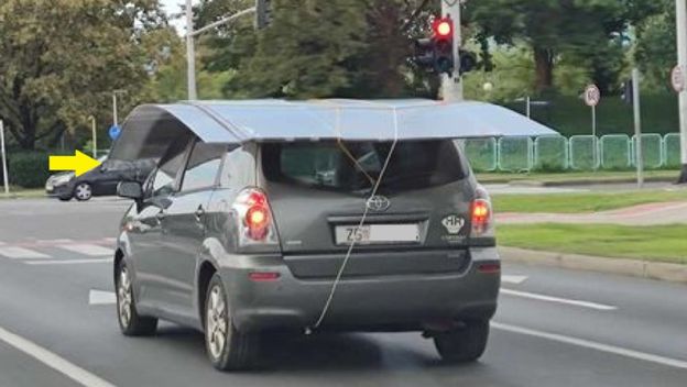 Vozač prevozi teret koji mu smanjuje vidno polje