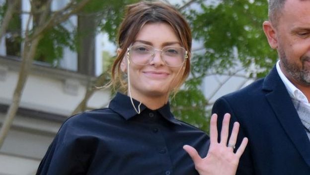 Ella Dvornik s odvjetnikom - 4