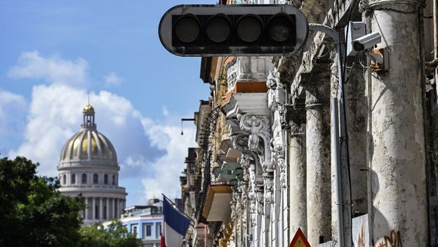 Ugašeni semafor na Kubi