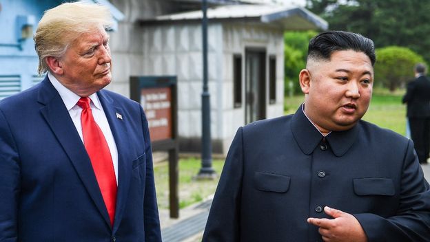 Donald Trump i Kim Jong Un za vrijeme susreta na granici Sjeverne i Južne Koreje