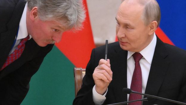 Dmitrij Peskov i Vladimir Putin