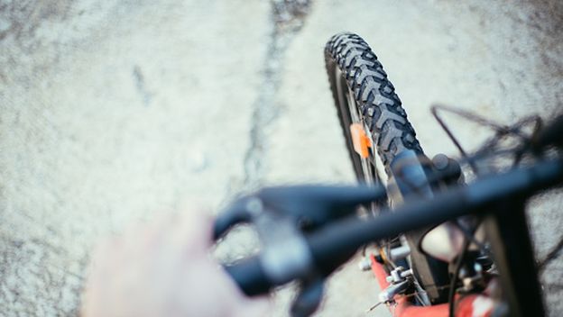 Muškarac na biciklu, ilustracija