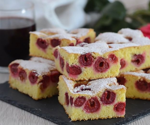 Kolač s višnjama Nataše Pralice