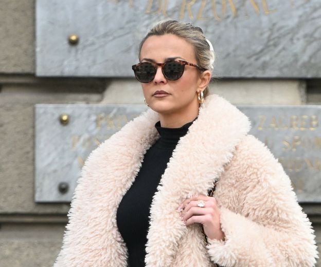 Ljepotica iz Zagreba u popularnim tenisicama