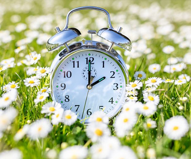 Pomicanje sata, ilustracija