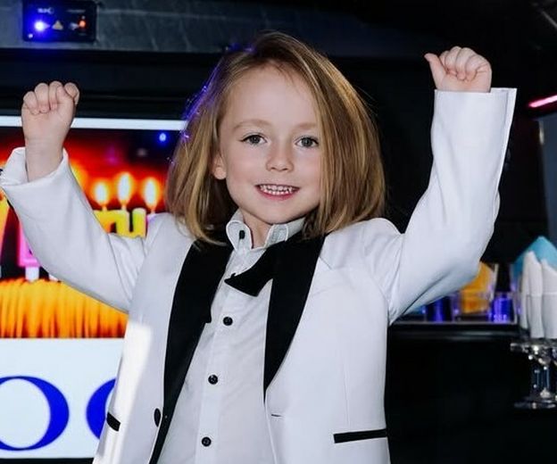 Maja Šuput na Instagramu, Bloom Tatarinov