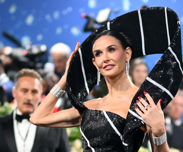 Demi Moore na Met Gali u haljini inspiriranoj kravatom - 3