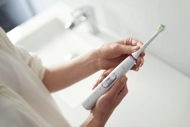 Philips Sonicare četkica učinkovito će očistiti zube čak i u međuzubnom prostoru