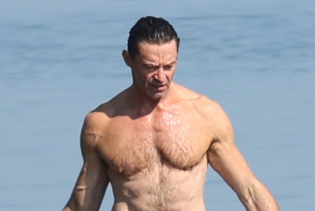 Hugh Jackman na plaži