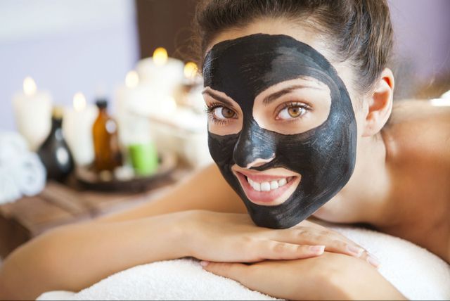 Kupci se kunu u učinkovitost maske s Amazona