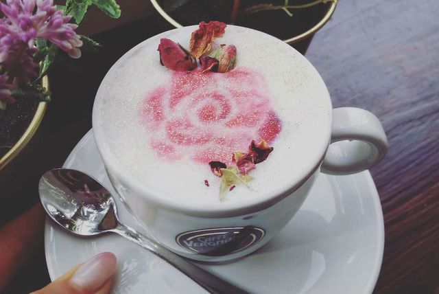 Rose Gold kava novost je u ponudi zagrebačkog kafića