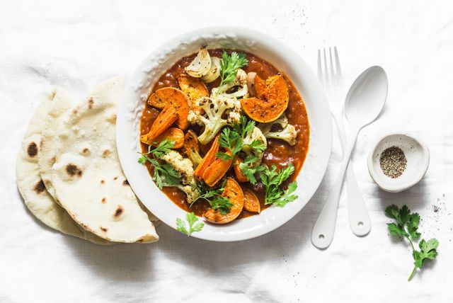 Jelo od slatkog krumpira, cvjetače, mrkve, luka i bundeve s curry umakom idealno je za 'zasitnu' dijetu