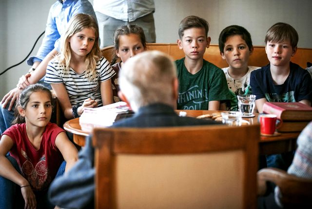 Prijatelji Anne Frank razgovarali su s djecom koja su se okupila u njezinu nekadašnjem domu